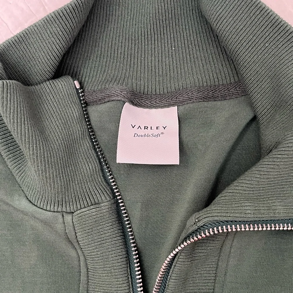Varley Kelly Half Zip Doublesoft Sweat 2.0 in Cilantro - Picture 2 of 13